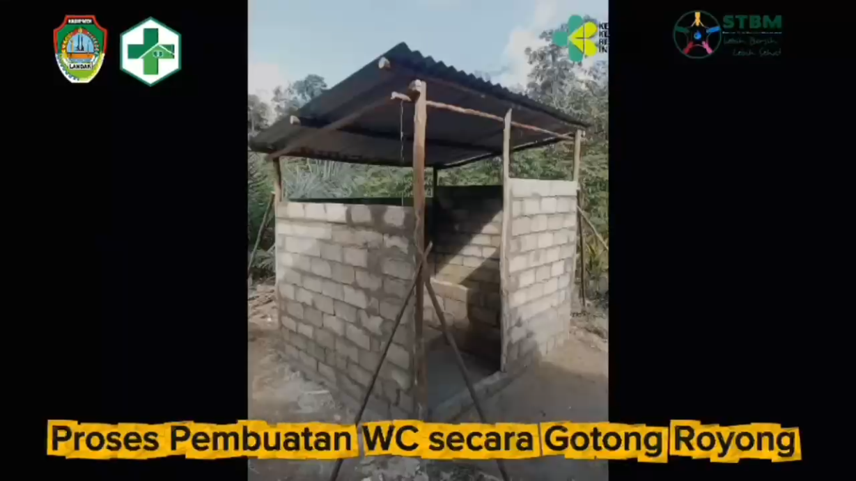 Proses Pembuatan WC secara Gotong Royong