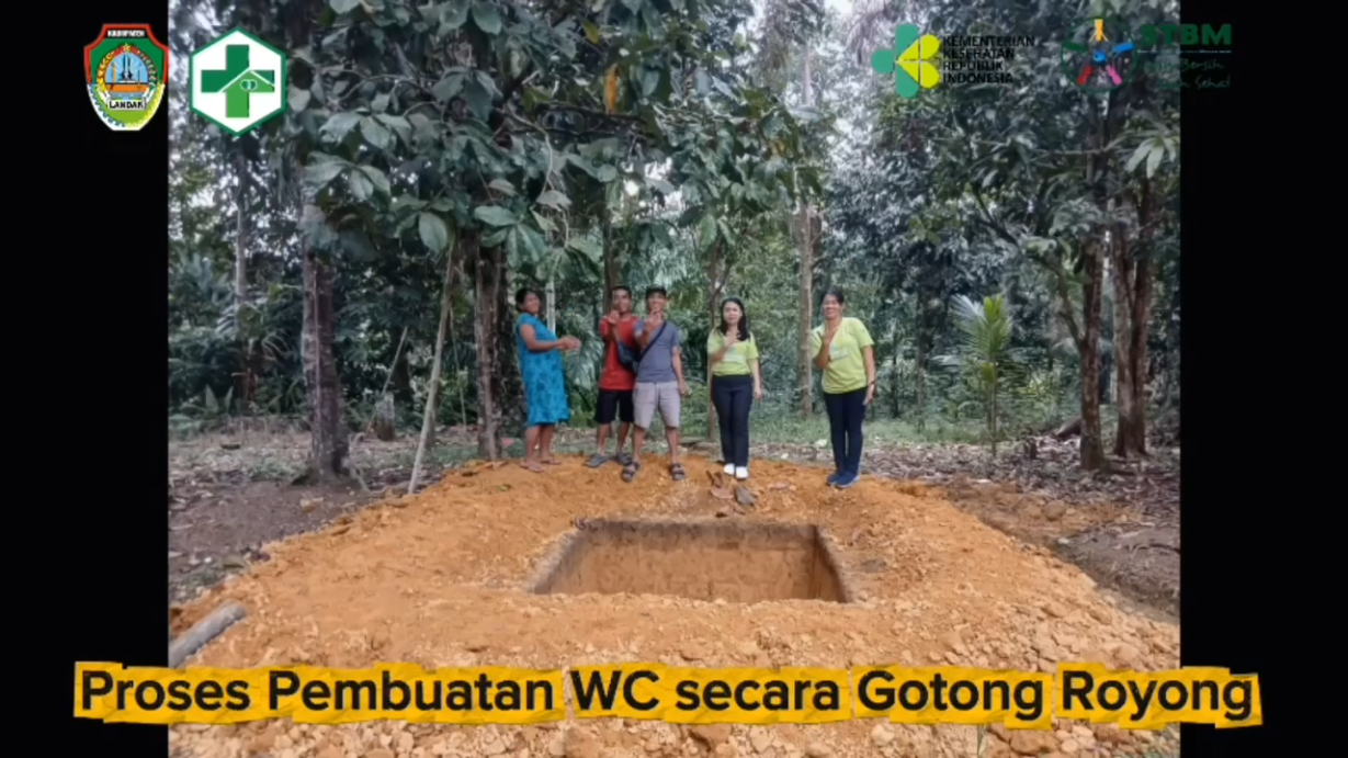 Proses Pembuatan WC secara Gotong Royong