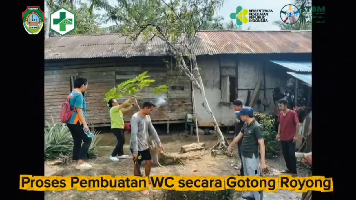 Proses Pembuatan WC secara Gotong Royong